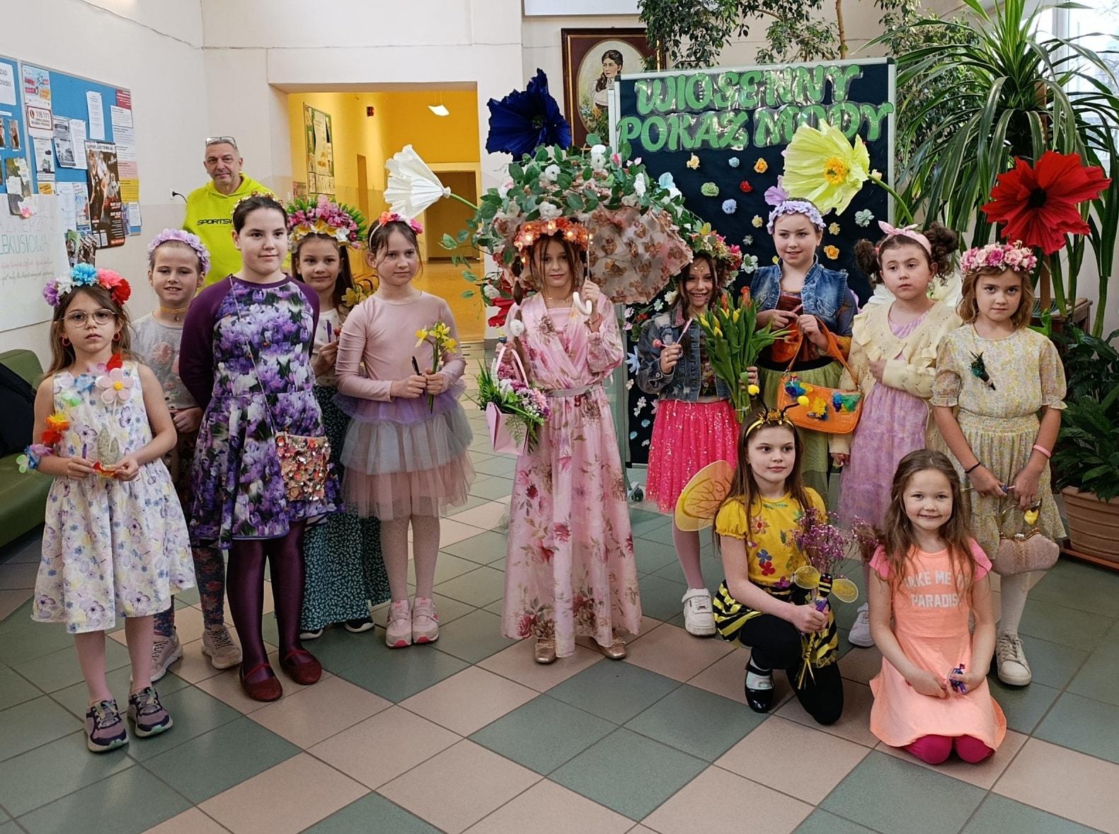 Wiosenny pokaz mody.